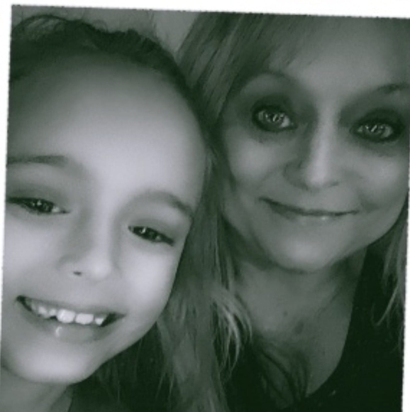 Meet your Posher, Lisa - Picture 1 of 1